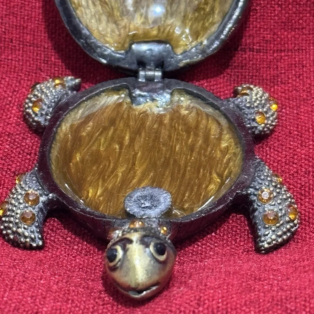 Rhinestone Turtle Trinket Box Enameled Magnetic Closure Tortoise Jeweled Brassy